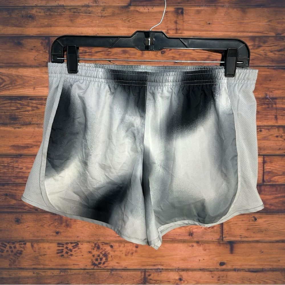 5 for $25🔥Athletic Works Grey & White Lined Athletic Shorts Girls XXL (18)
